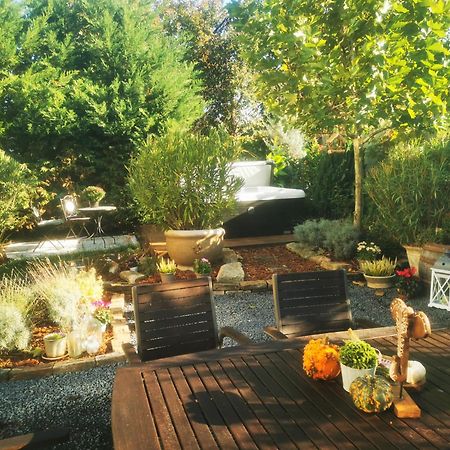 Kuria Apartman With Private Jacuzzi And Pool Budapest Bagian luar foto