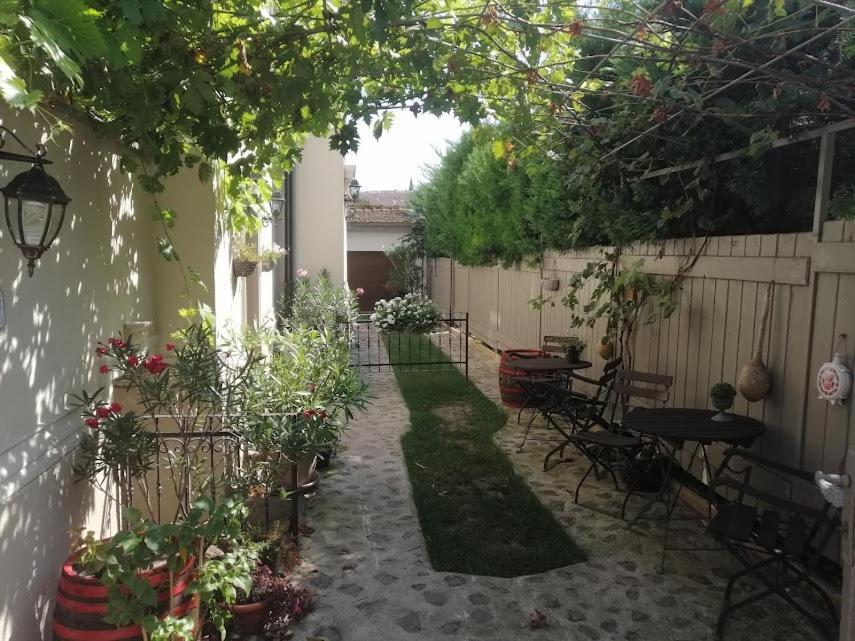 Kuria Apartman With Private Jacuzzi And Pool Budapest Bagian luar foto
