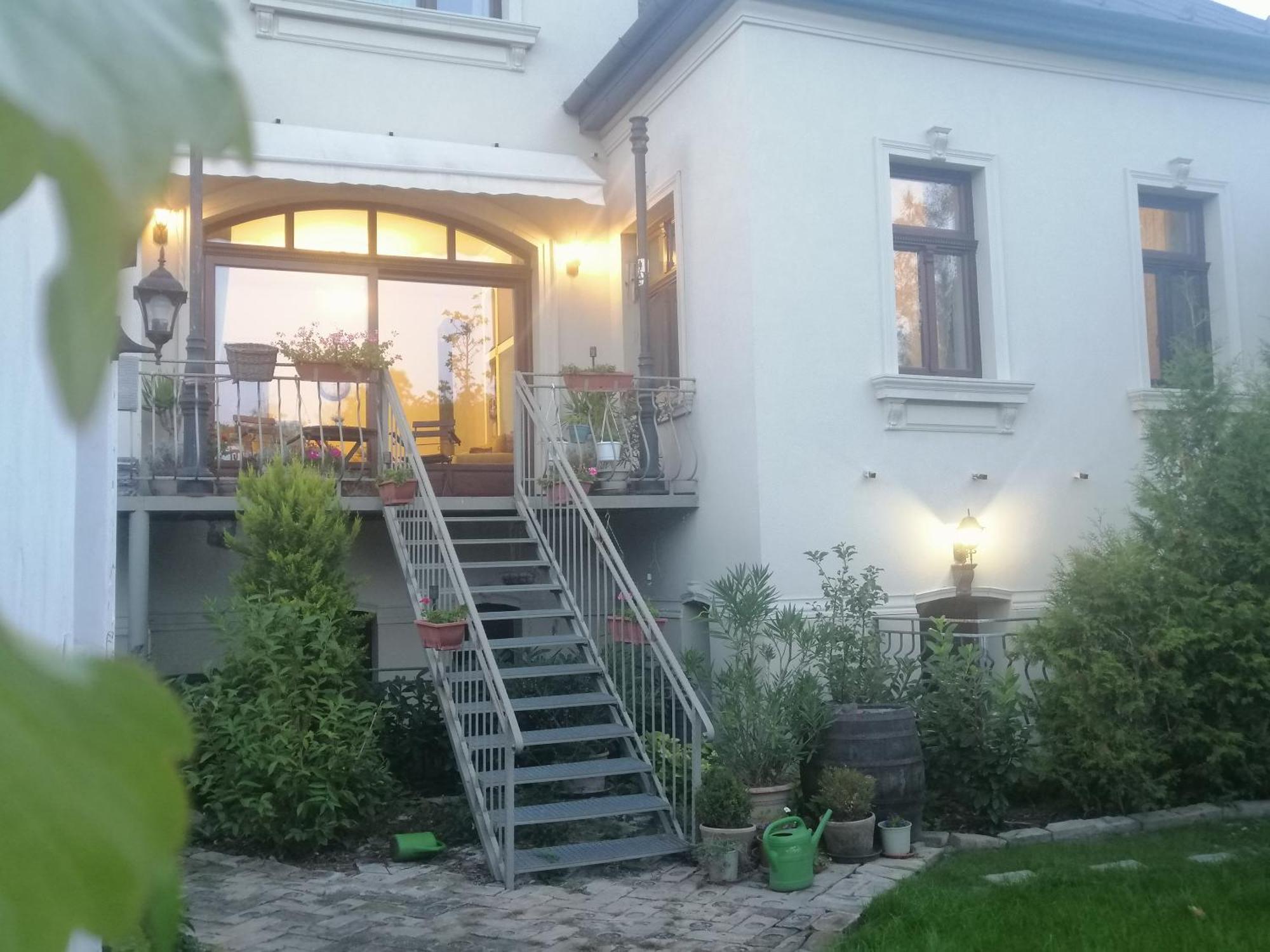 Kuria Apartman With Private Jacuzzi And Pool Budapest Bagian luar foto