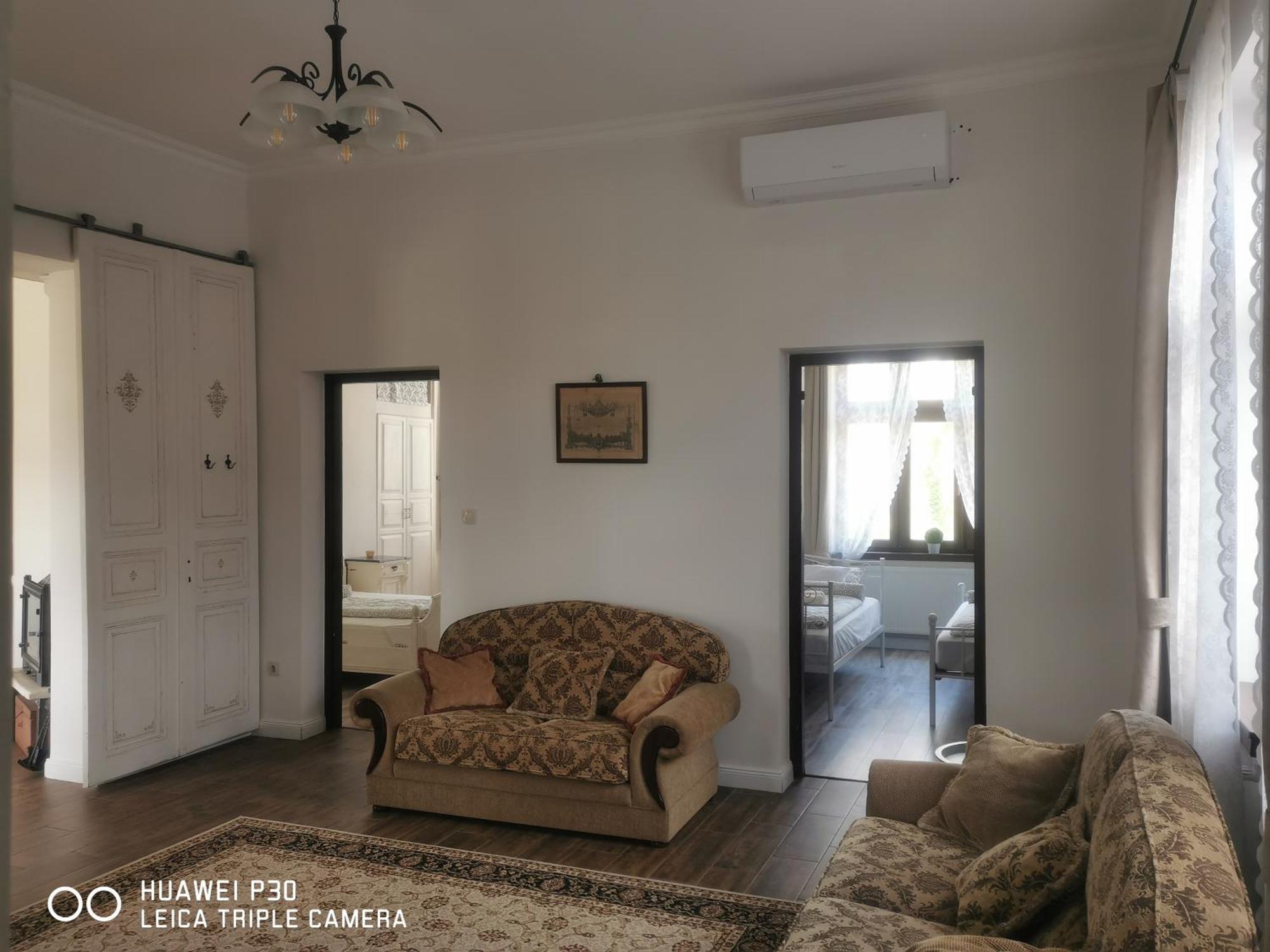 Kuria Apartman With Private Jacuzzi And Pool Budapest Bagian luar foto