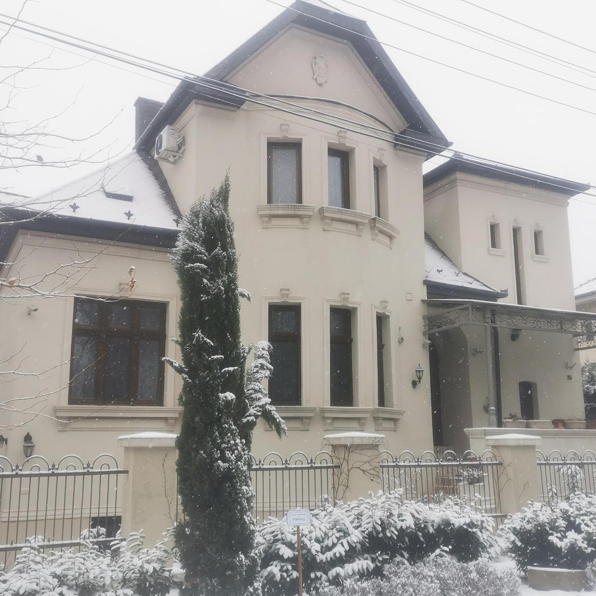 Kuria Apartman With Private Jacuzzi And Pool Budapest Bagian luar foto
