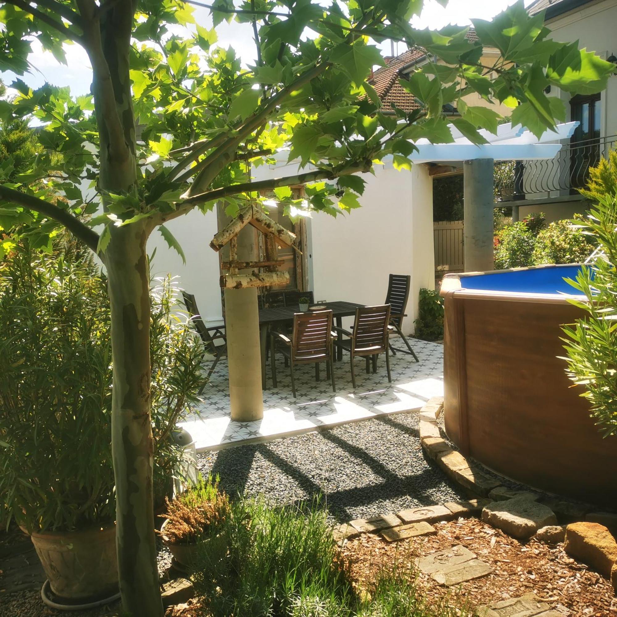 Kuria Apartman With Private Jacuzzi And Pool Budapest Bagian luar foto